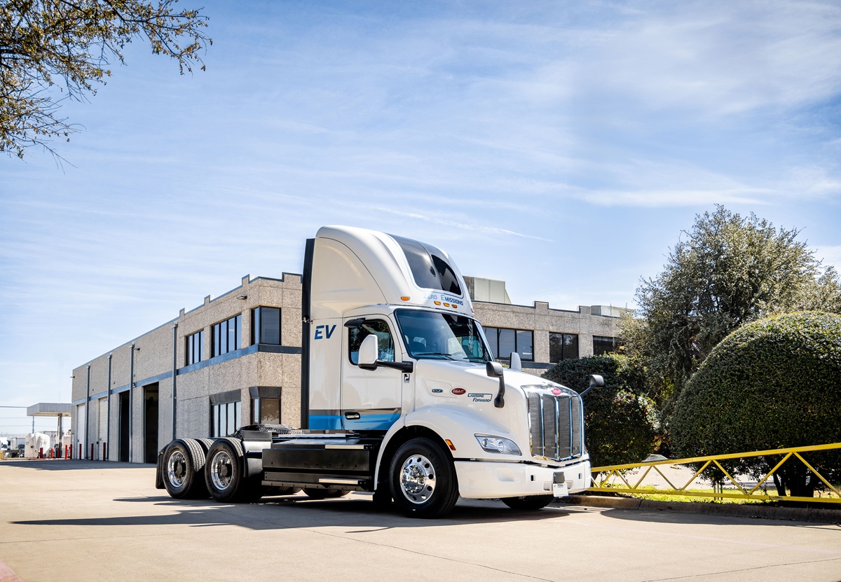 Peterbilt-Model-579EV-Electric-Truck